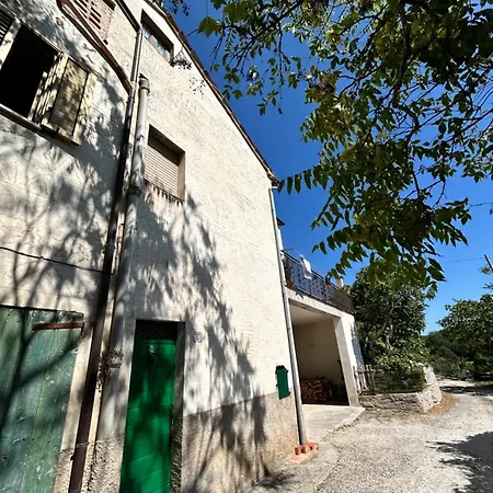 La Quiete Tra Le Montagne